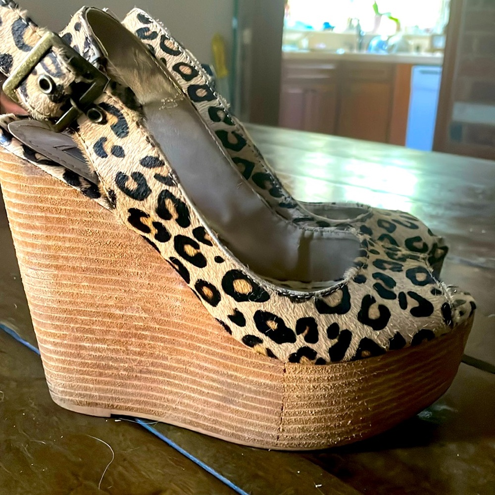 Vintage Steve Madden leopard platform wedges